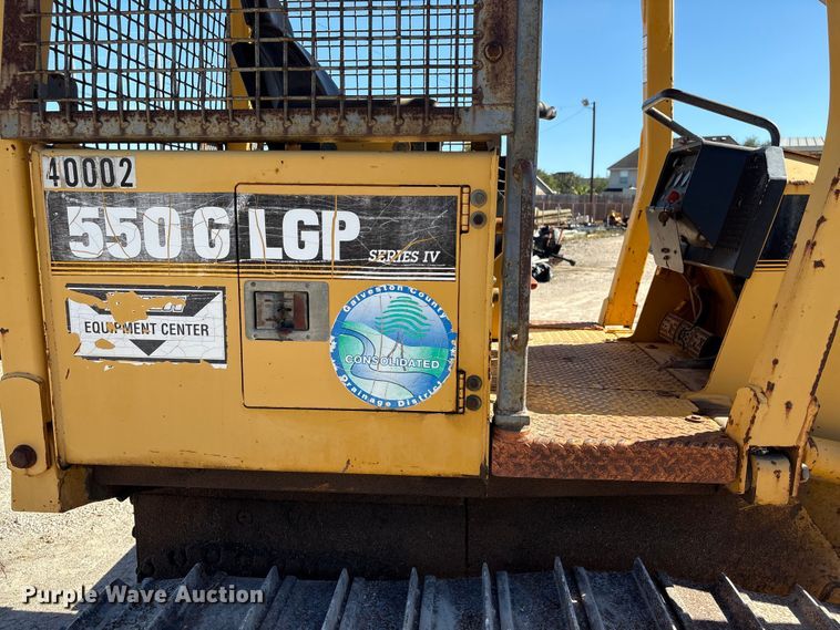 image for item EA7053 1998 John Deere 550G LGP dozer