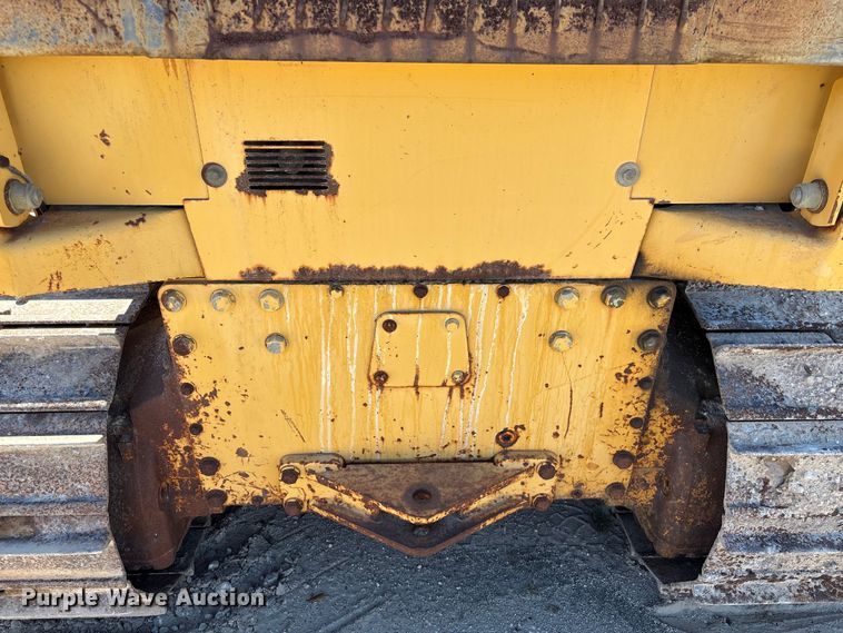 image for item EA7053 1998 John Deere 550G LGP dozer