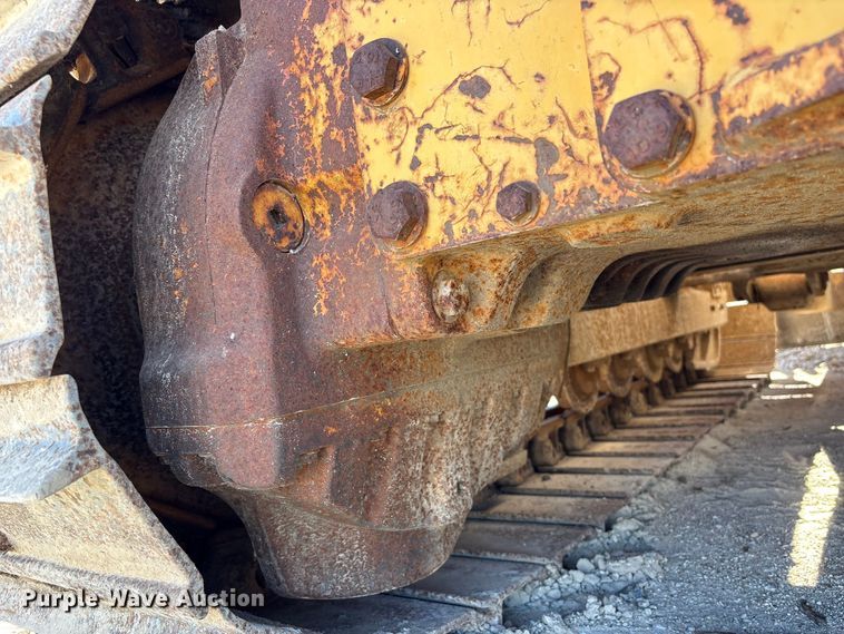 image for item EA7053 1998 John Deere 550G LGP dozer