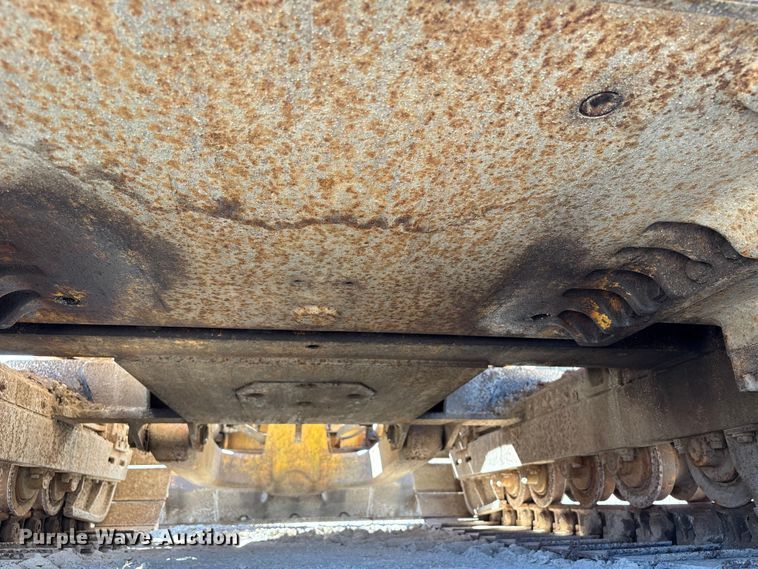 image for item EA7053 1998 John Deere 550G LGP dozer