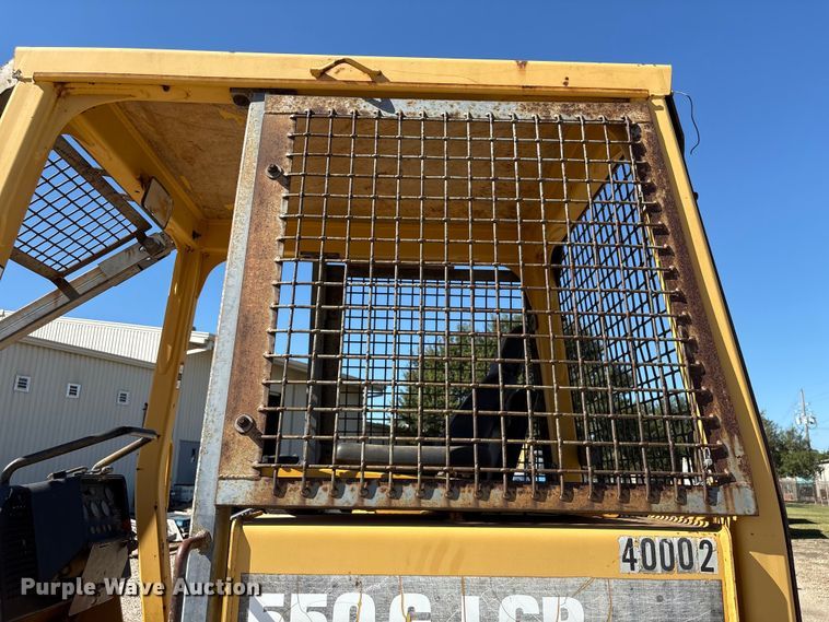 image for item EA7053 1998 John Deere 550G LGP dozer