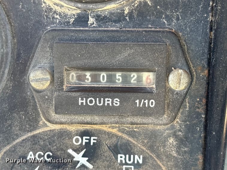 image for item EA7053 1998 John Deere 550G LGP dozer