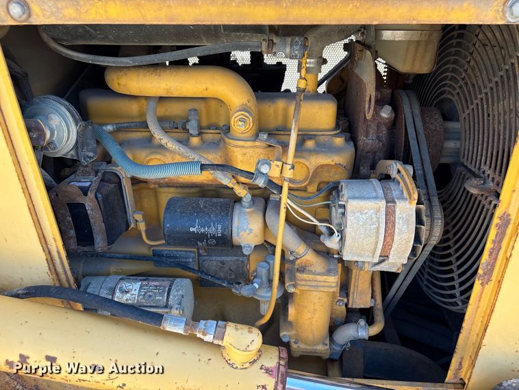 image for item EA7053 1998 John Deere 550G LGP dozer