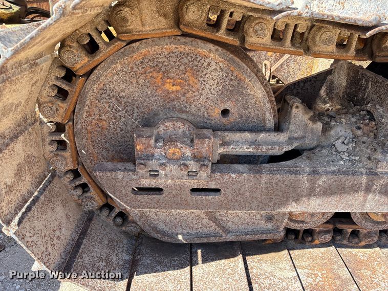 image for item EA7053 1998 John Deere 550G LGP dozer