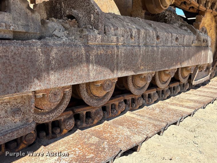 image for item EA7053 1998 John Deere 550G LGP dozer