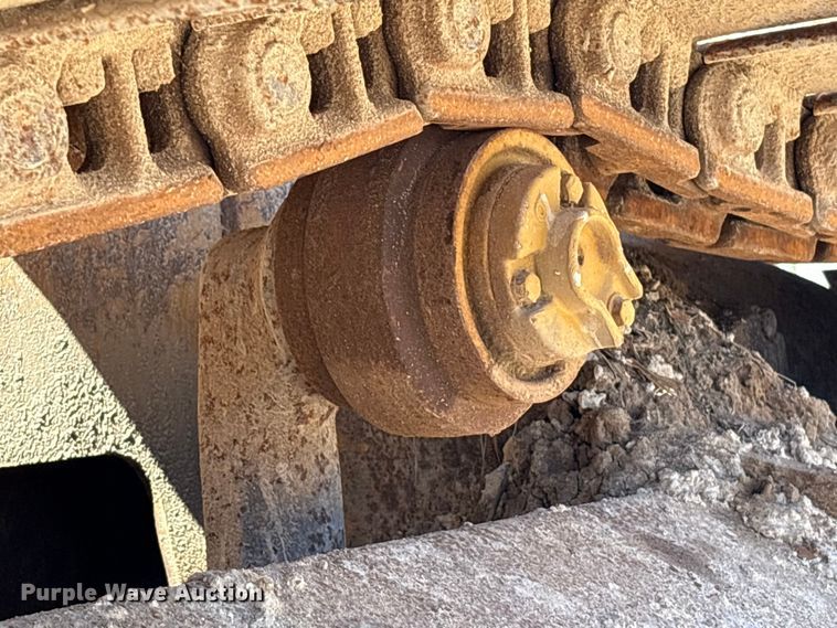 image for item EA7053 1998 John Deere 550G LGP dozer