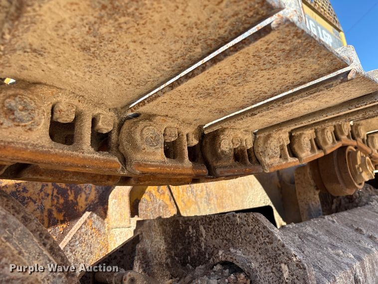 image for item EA7053 1998 John Deere 550G LGP dozer