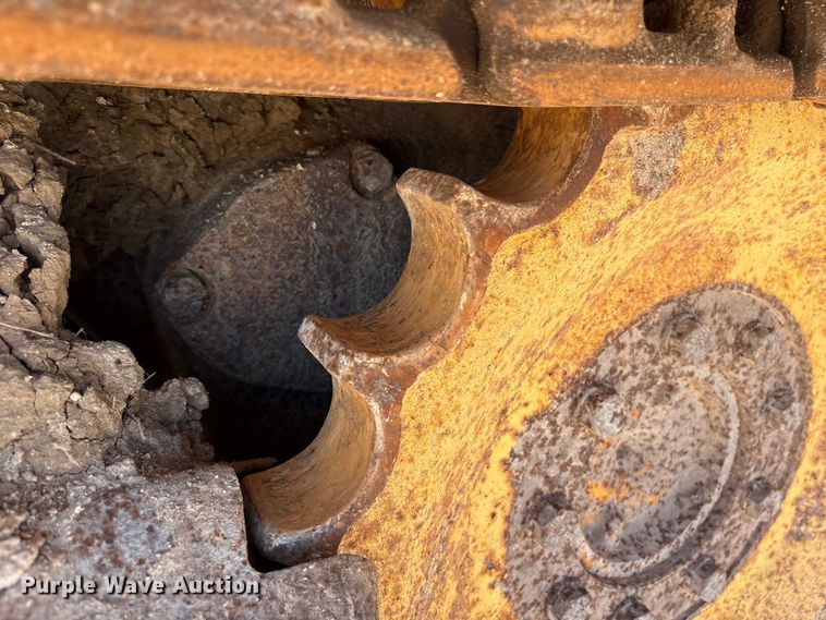 image for item EA7053 1998 John Deere 550G LGP dozer