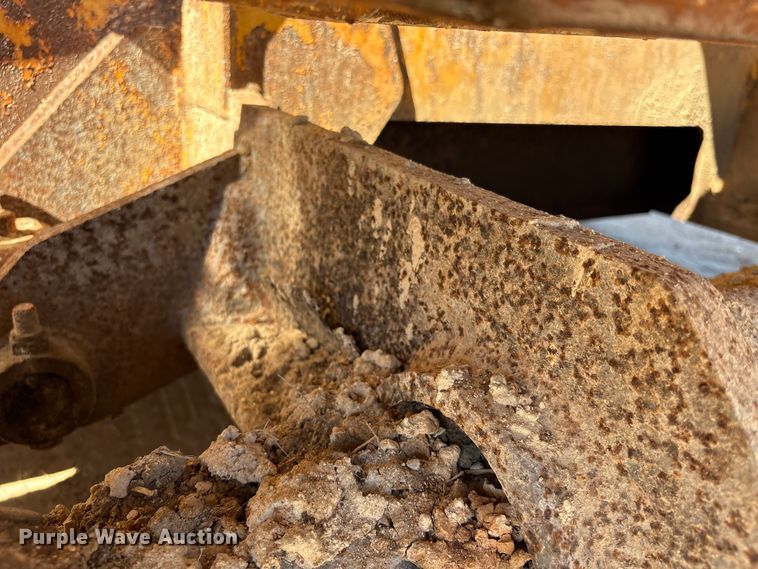 image for item EA7053 1998 John Deere 550G LGP dozer