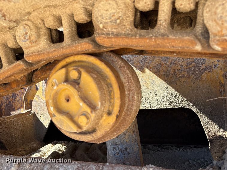 image for item EA7053 1998 John Deere 550G LGP dozer