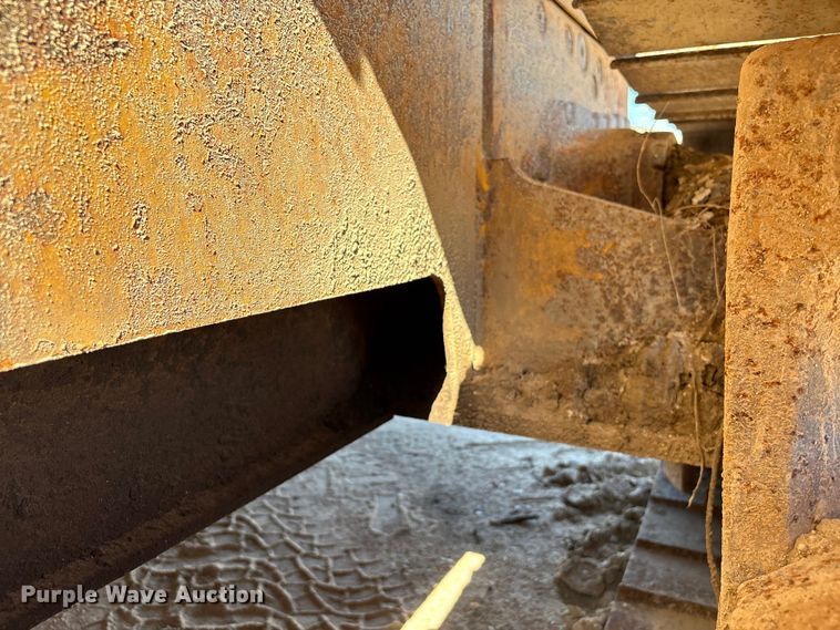 image for item EA7053 1998 John Deere 550G LGP dozer