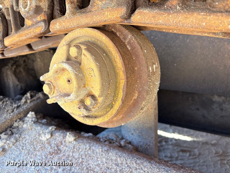 image for item EA7053 1998 John Deere 550G LGP dozer