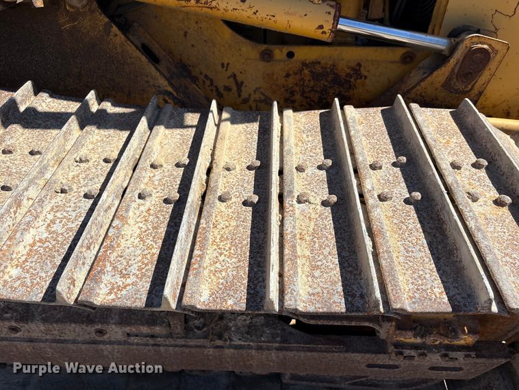 image for item EA7053 1998 John Deere 550G LGP dozer