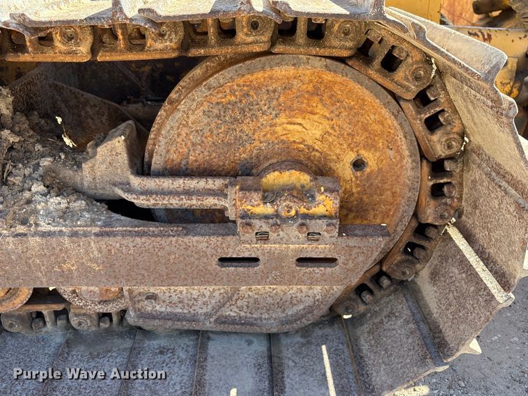 image for item EA7053 1998 John Deere 550G LGP dozer