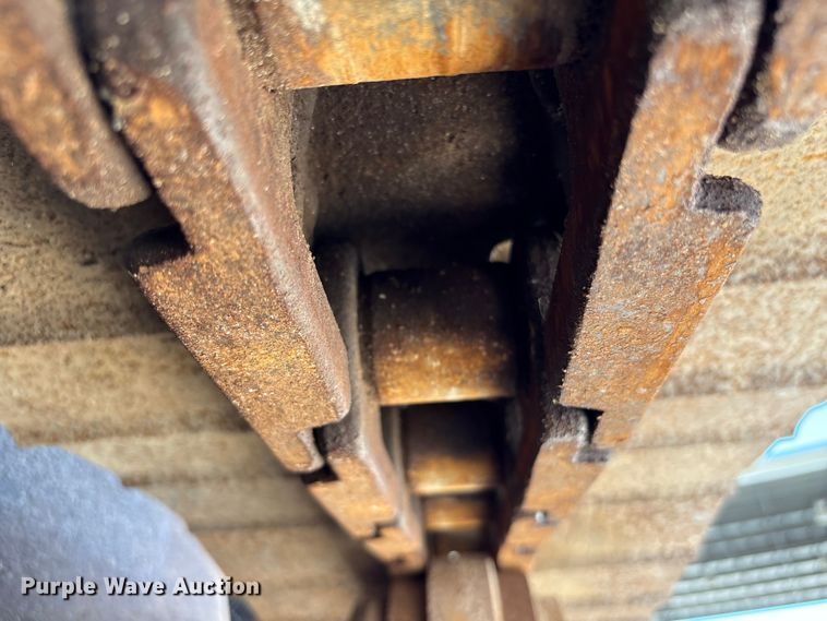 image for item EA7053 1998 John Deere 550G LGP dozer