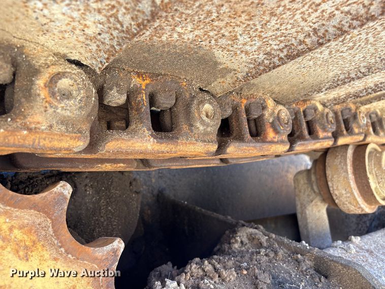 image for item EA7053 1998 John Deere 550G LGP dozer