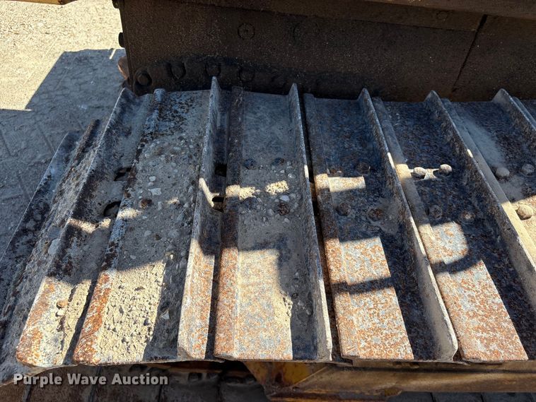 image for item EA7053 1998 John Deere 550G LGP dozer