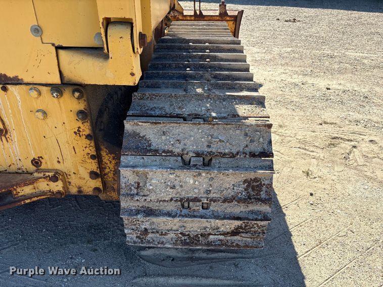 image for item EA7053 1998 John Deere 550G LGP dozer