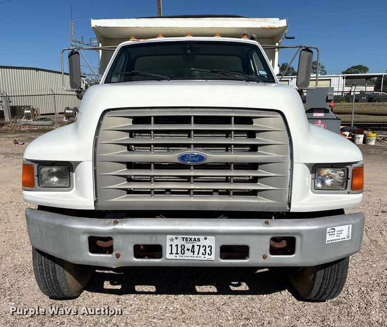 image for item EA7055 1996 Ford F800 dump truck