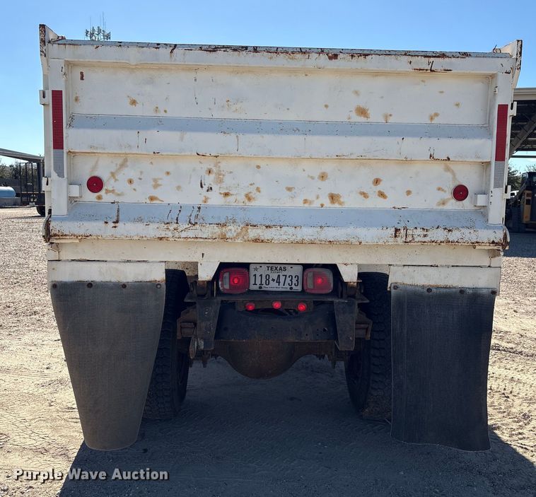 image for item EA7055 1996 Ford F800 dump truck