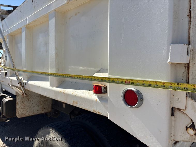 image for item EA7055 1996 Ford F800 dump truck