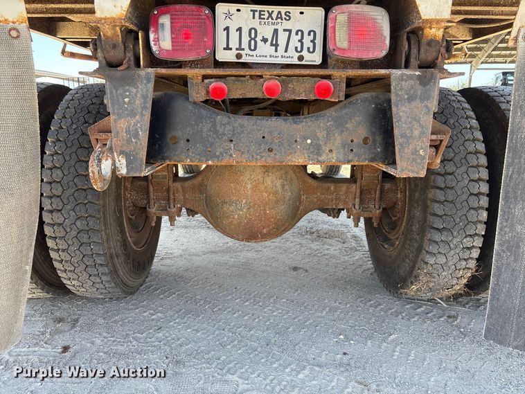 image for item EA7055 1996 Ford F800 dump truck