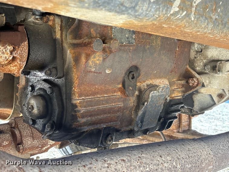 image for item EA7055 1996 Ford F800 dump truck