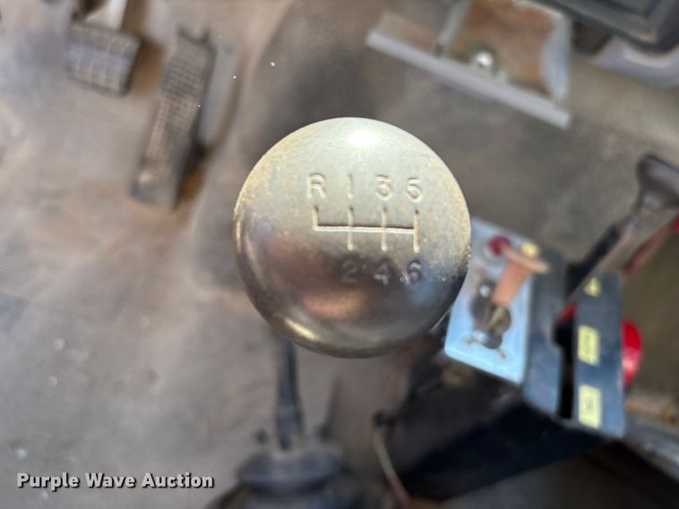 image for item EA7055 1996 Ford F800 dump truck