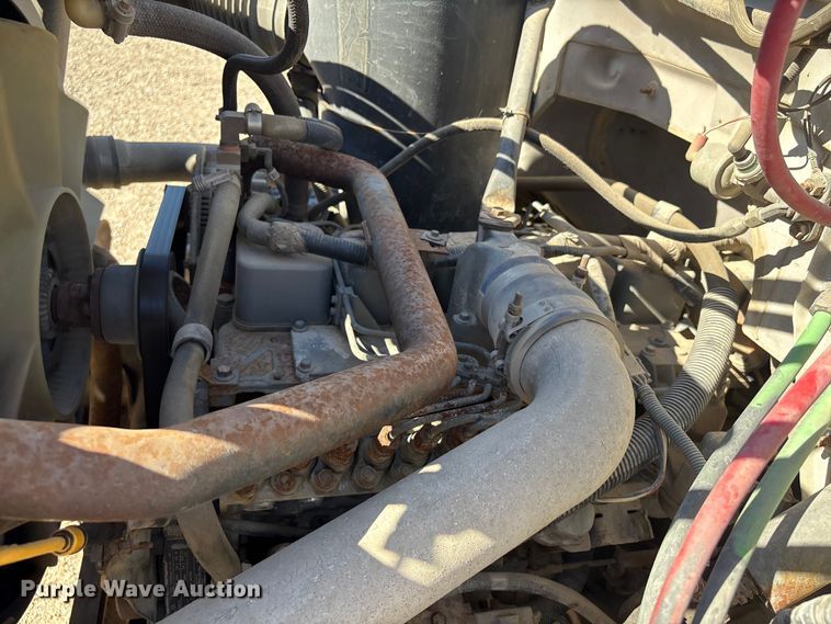 image for item EA7055 1996 Ford F800 dump truck