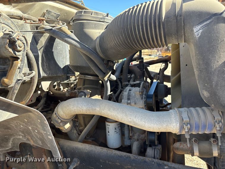 image for item EA7055 1996 Ford F800 dump truck