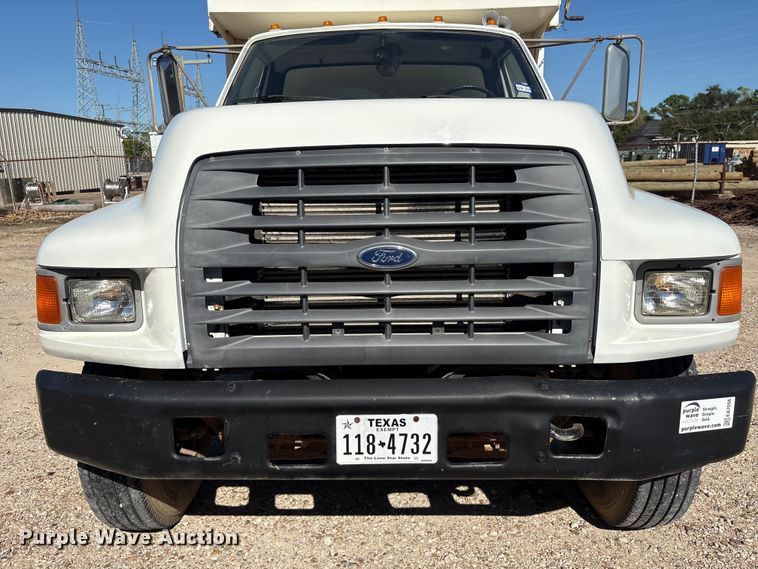 image for item EA7056 1995 Ford F800 dump truck