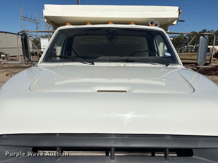 image for item EA7056 1995 Ford F800 dump truck