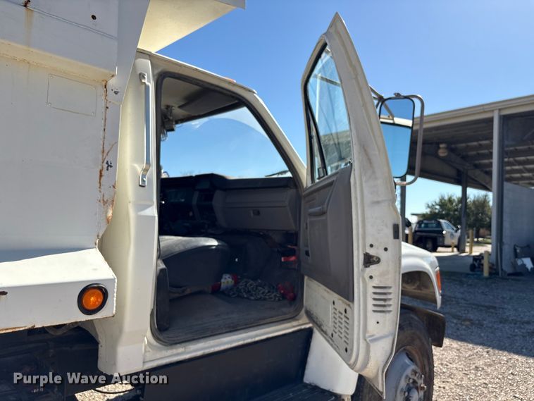 image for item EA7056 1995 Ford F800 dump truck