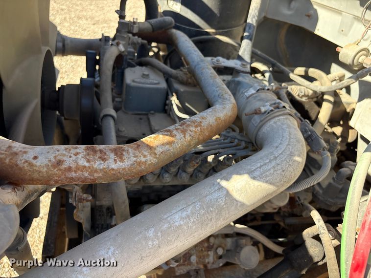 image for item EA7056 1995 Ford F800 dump truck