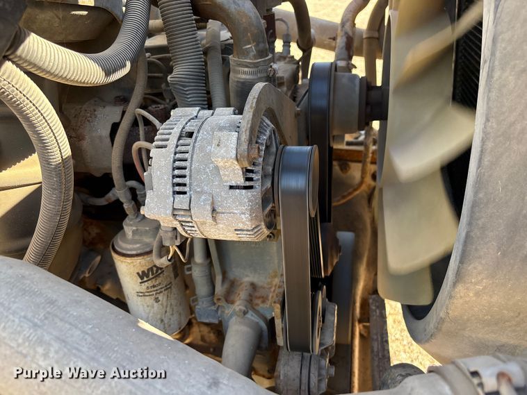 image for item EA7056 1995 Ford F800 dump truck