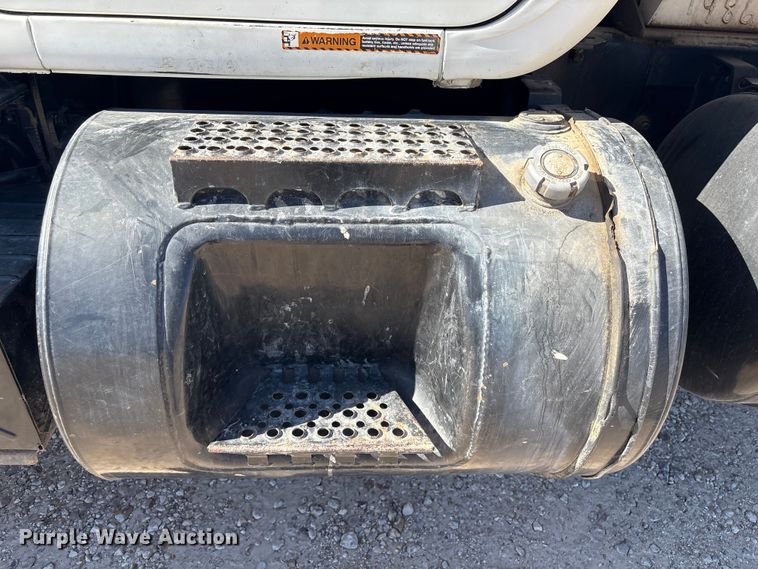 image for item EA7058 1999 Mack RD dump truck