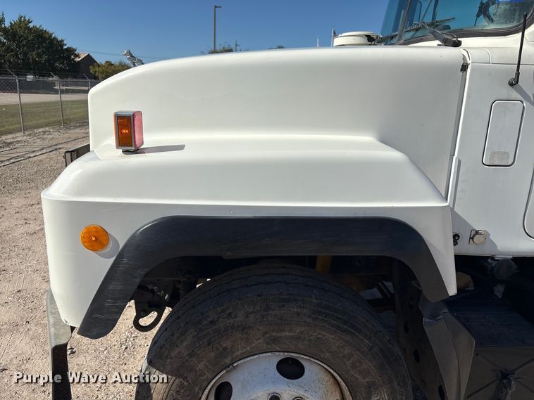 image for item EA7058 1999 Mack RD dump truck