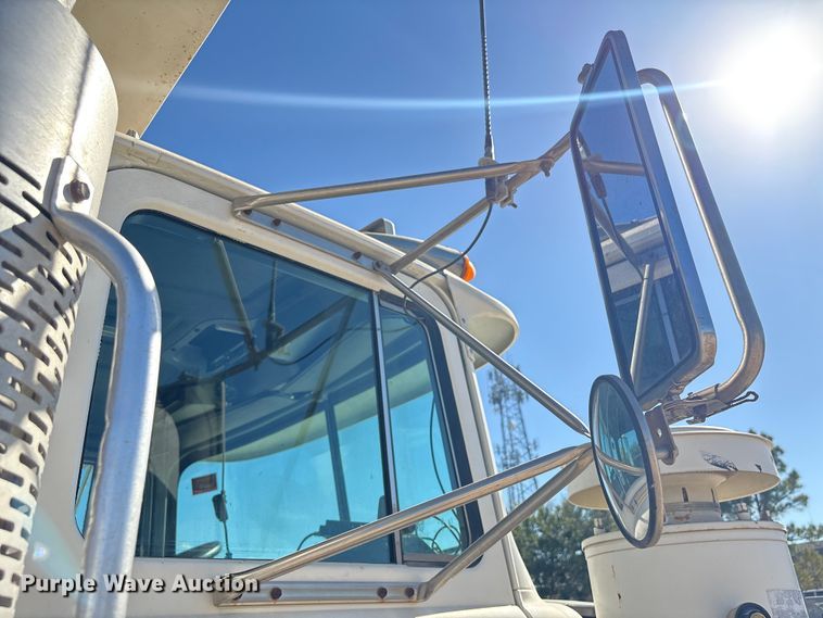 image for item EA7058 1999 Mack RD dump truck