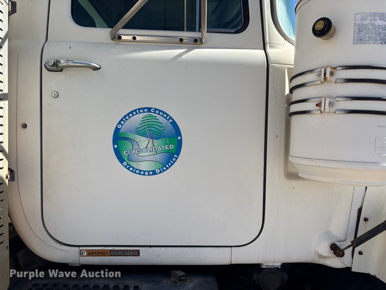 image for item EA7058 1999 Mack RD dump truck