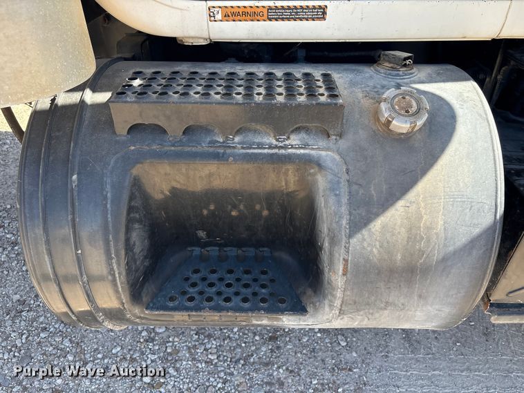 image for item EA7058 1999 Mack RD dump truck