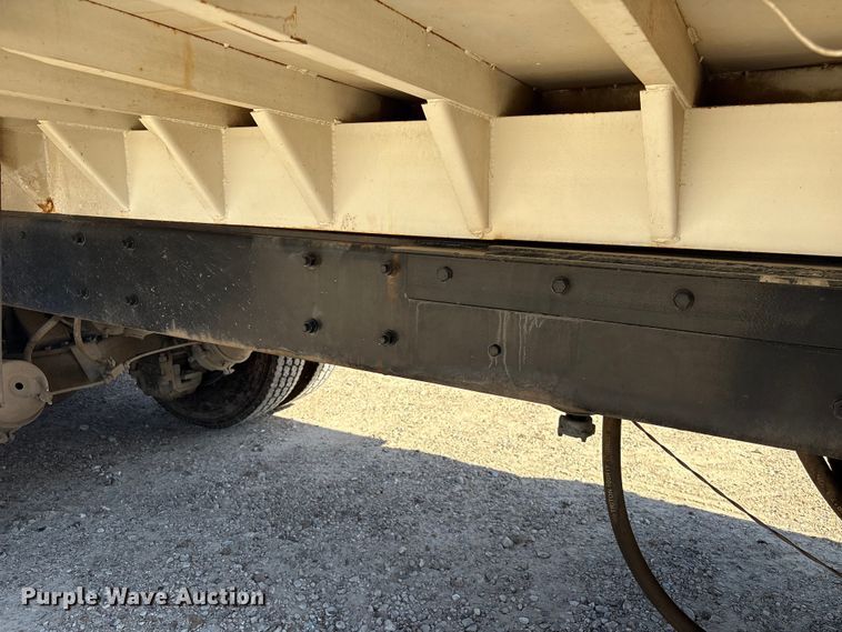 image for item EA7058 1999 Mack RD dump truck