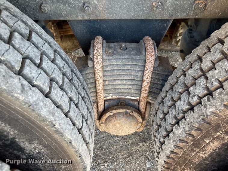 image for item EA7058 1999 Mack RD dump truck