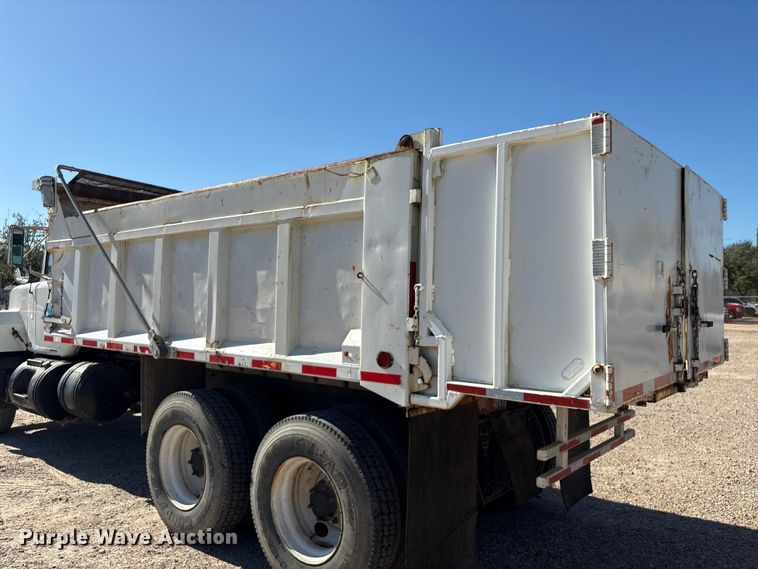 image for item EA7058 1999 Mack RD dump truck
