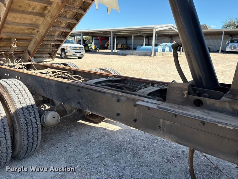 image for item EA7058 1999 Mack RD dump truck