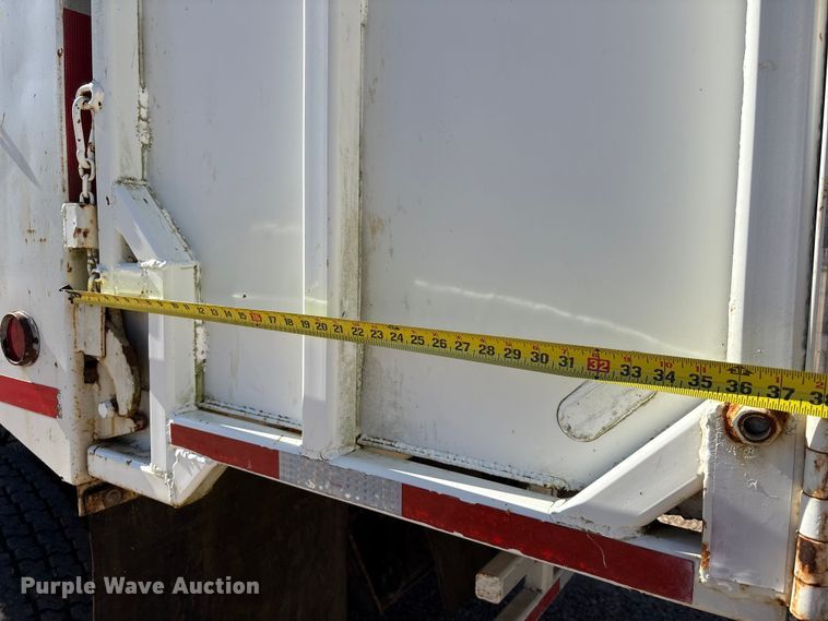 image for item EA7058 1999 Mack RD dump truck