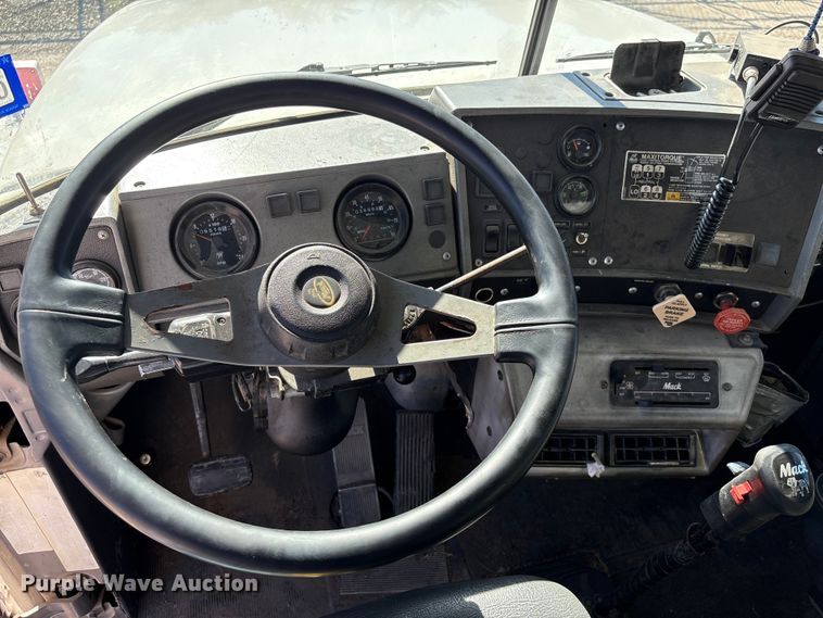 image for item EA7058 1999 Mack RD dump truck