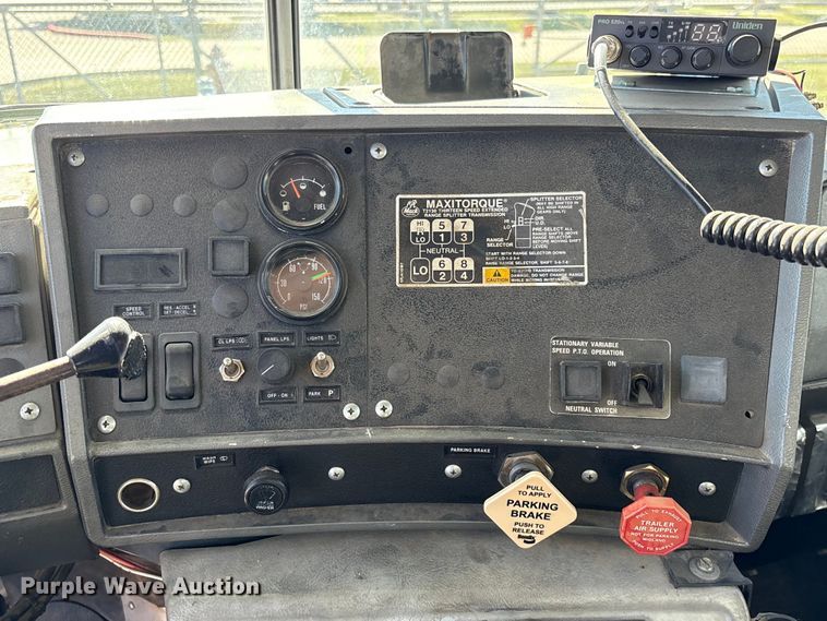 image for item EA7058 1999 Mack RD dump truck