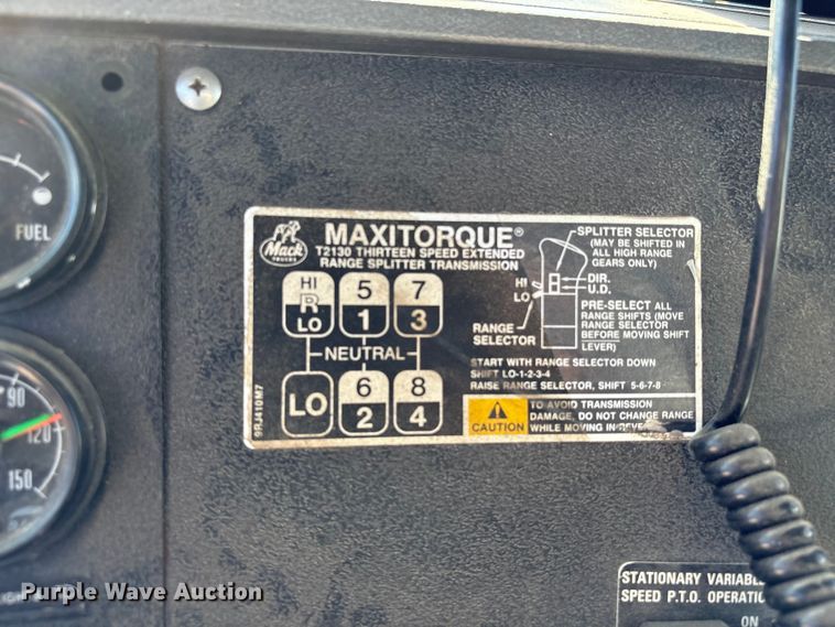 image for item EA7058 1999 Mack RD dump truck