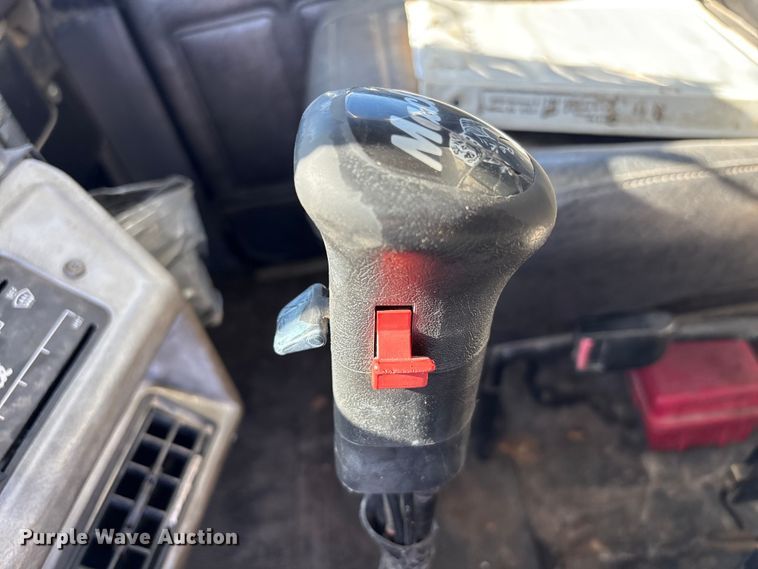 image for item EA7058 1999 Mack RD dump truck