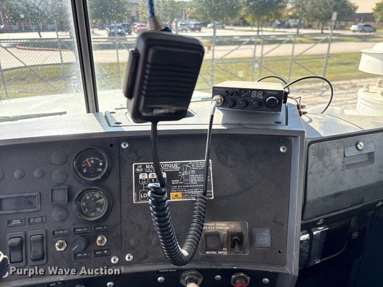 image for item EA7058 1999 Mack RD dump truck